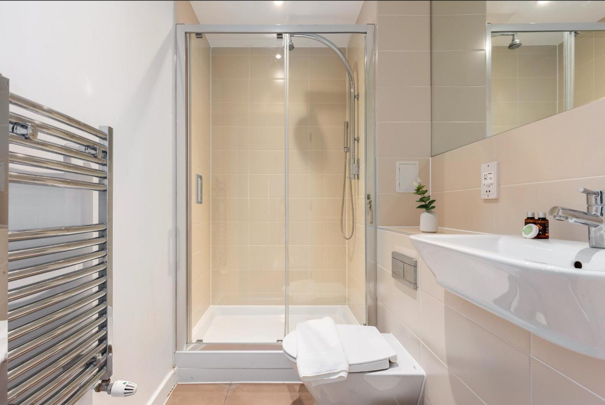 Studio Flat In Hackney *